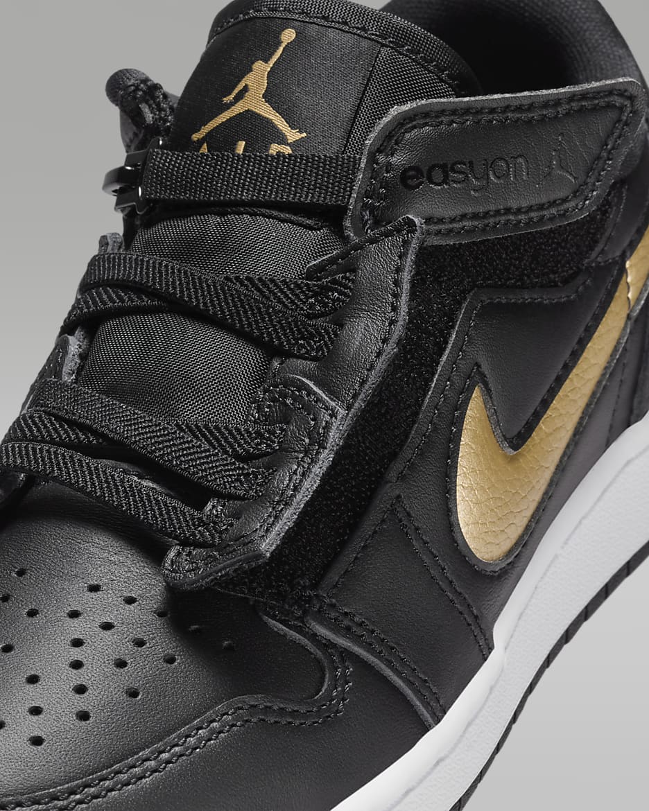 Air Jordan 1 Low FlyEase Older Kids Shoes